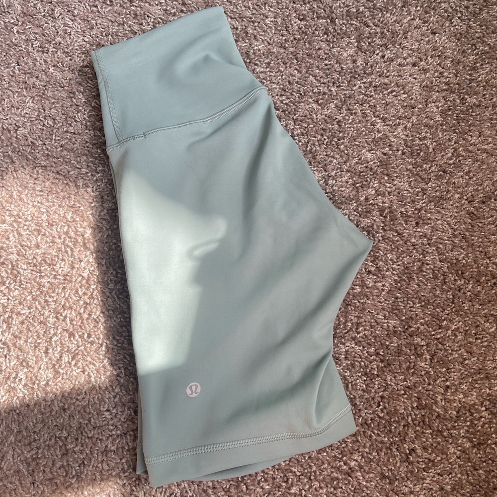 Lululemon Wunder Train Bike Shorts!!